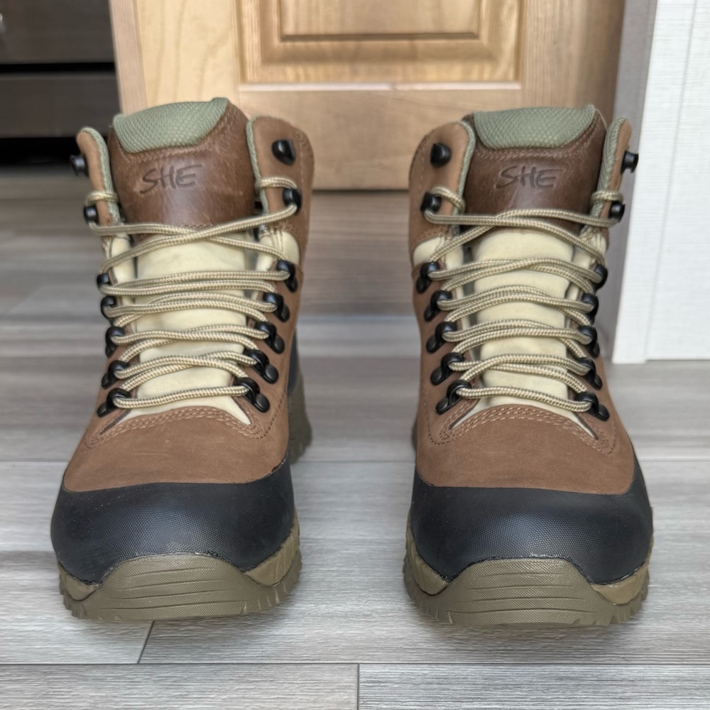 Women’s SHE Leather Waterproofed Hiking/Hunting Boots - Brown- 9M. - Picture 3 of 11
